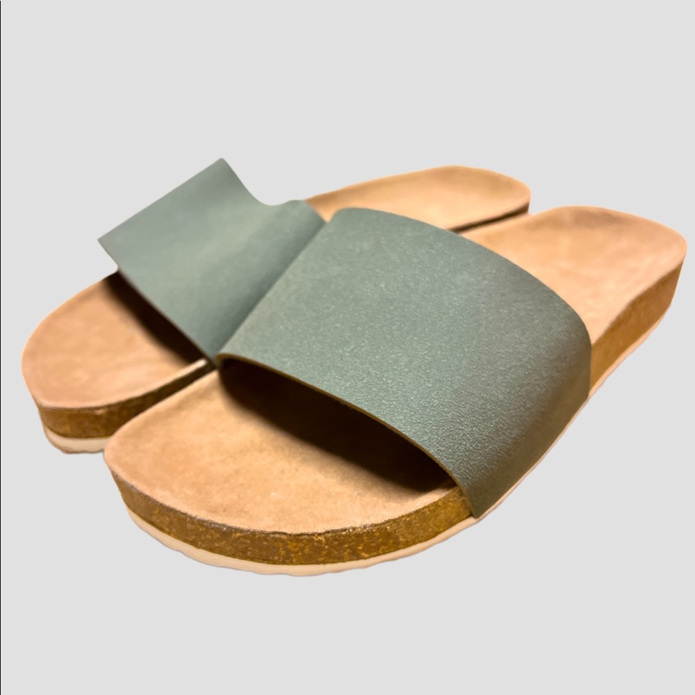 Army Green Slides. Perfect For Summer - image 1